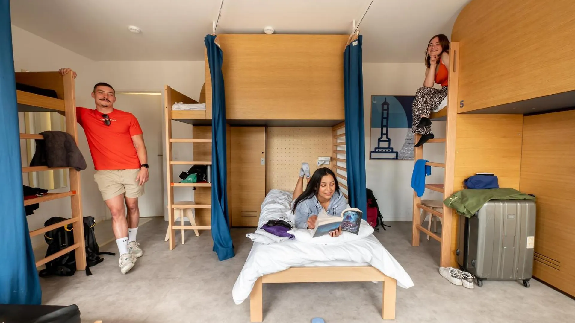 Ucpa Sport Station Hostel