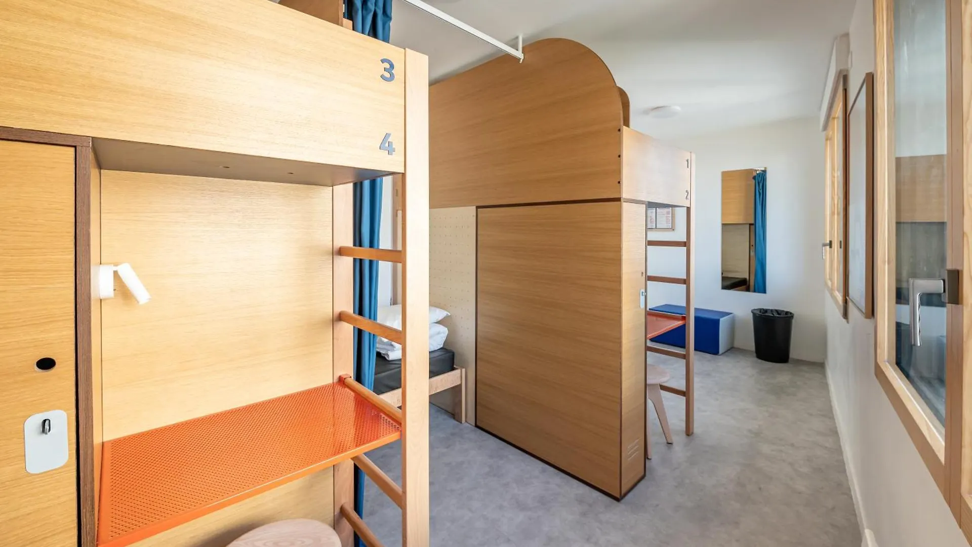 Hostel Ucpa Sport Station *